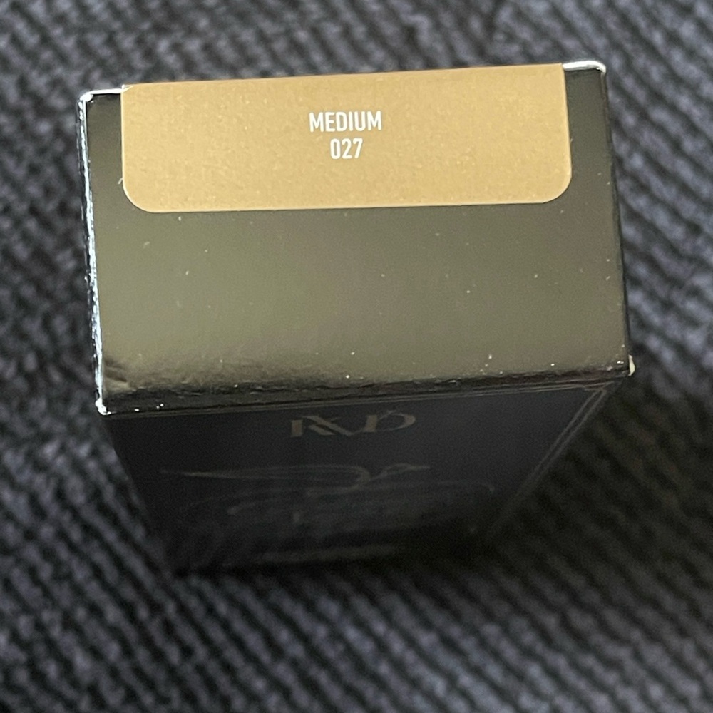 KVD Good AppleMedium 027 Full-Coverage Transfer-Proof Serum Foundation - Picture 5 of 6